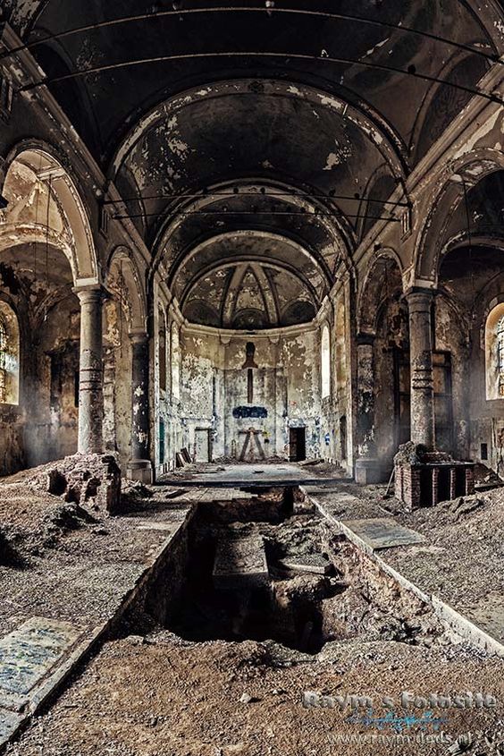 vervallen-kerk